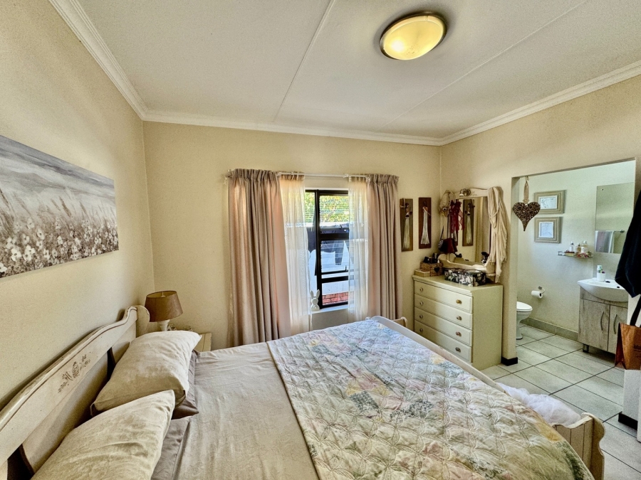 3 Bedroom Property for Sale in Van Der Hoff Park North West